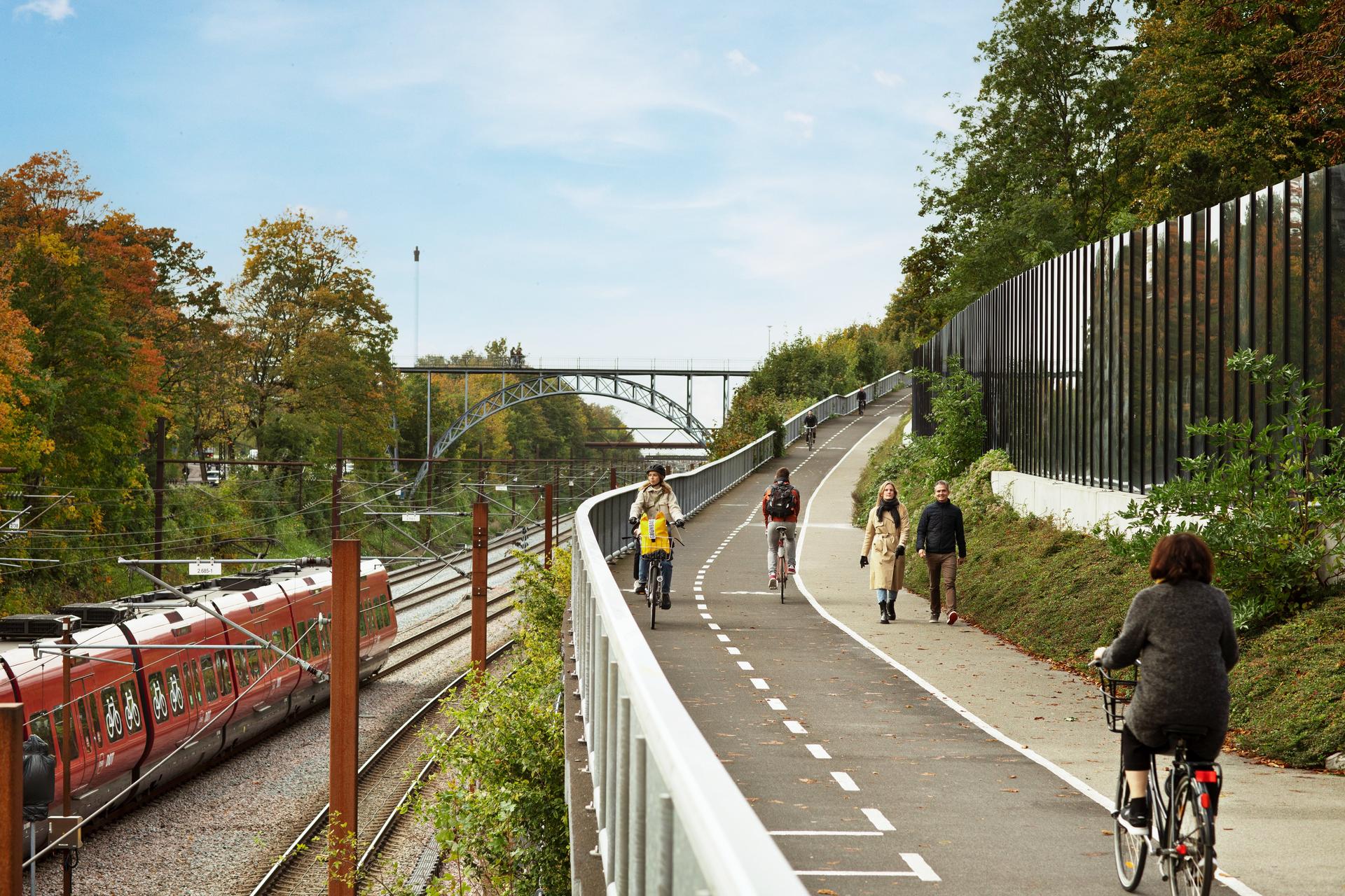 View of train and train and bicycle track at Carlsberg station 